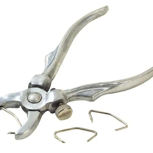 Aplikator za nosni prsten za svinje